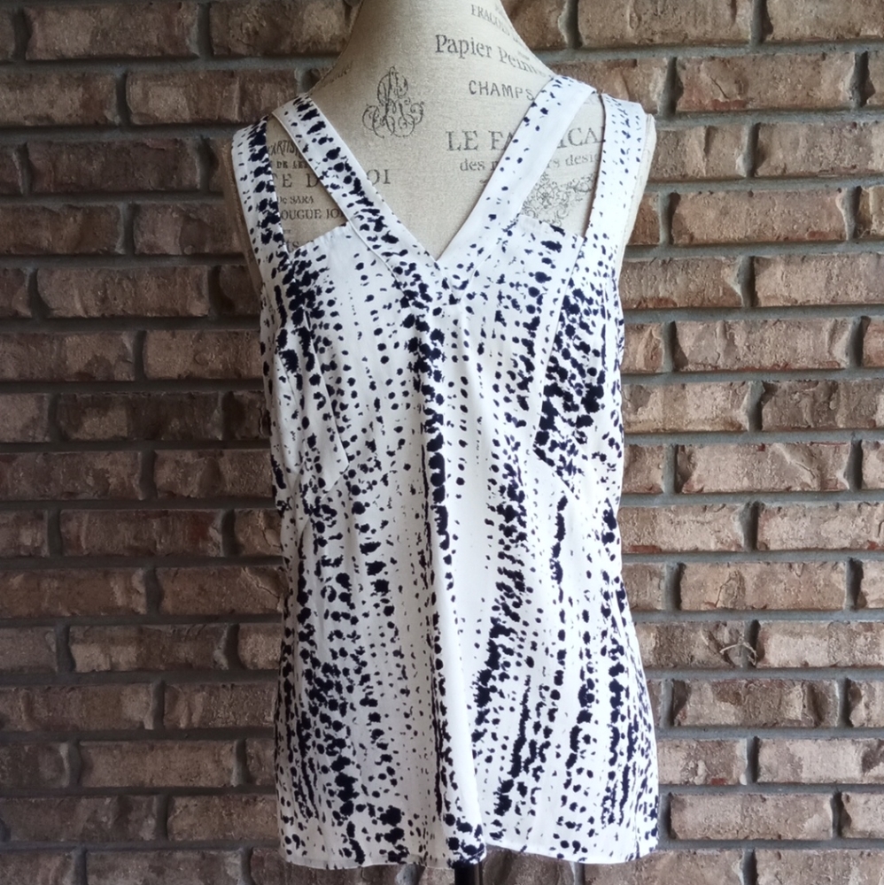 Copper & Ella Sleeveless Top Size Large.
